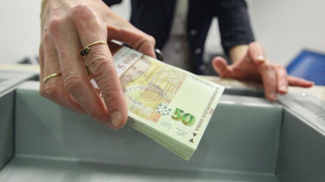 Над две трети от читателите на Investor.bg не са теглили заем последната година