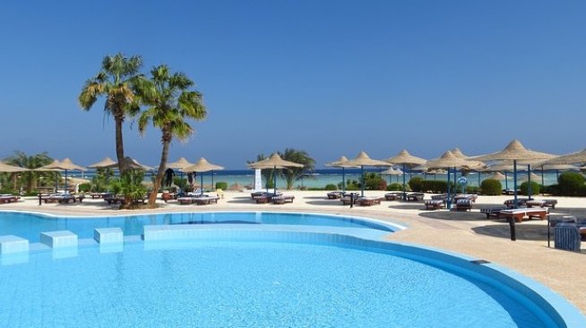 Басейните в хотелите ще се проверяват два пъти годишно