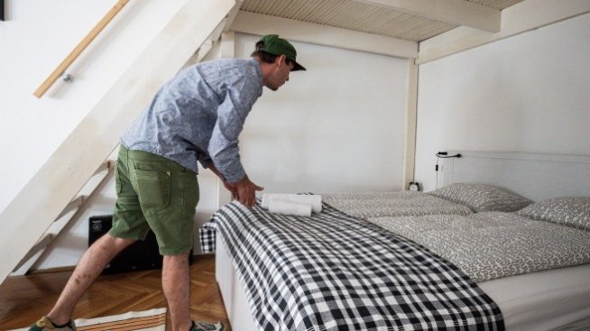 Airbnb беше семейство, докато не започнаха съкращенията