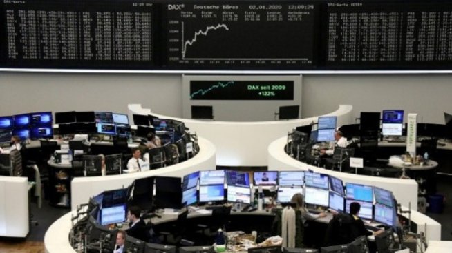 Британският индекс FTSE 100 е червеното петно на картата на европейските борси