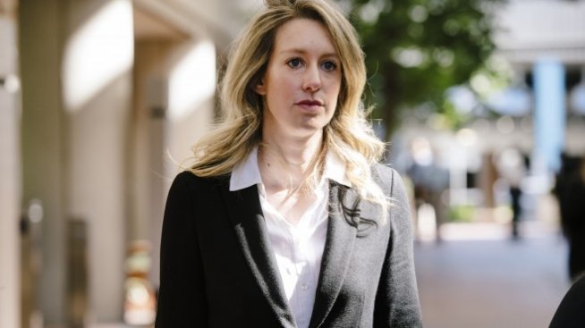 Делото срещу основателката на Theranos вероятно ще бъде отложено за 2021 г.