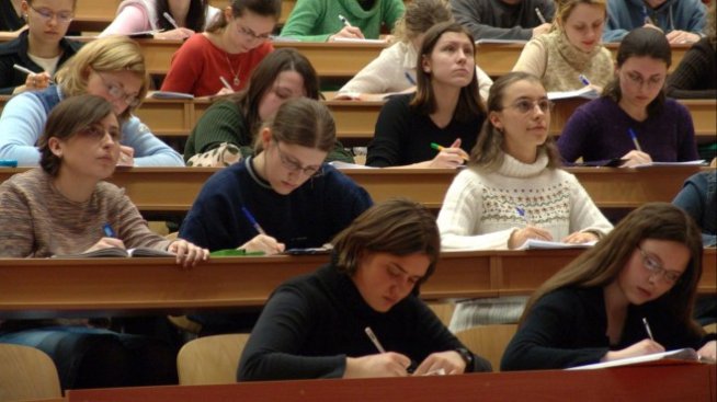 Над 10 хил. студенти ще получат европейски стипендии