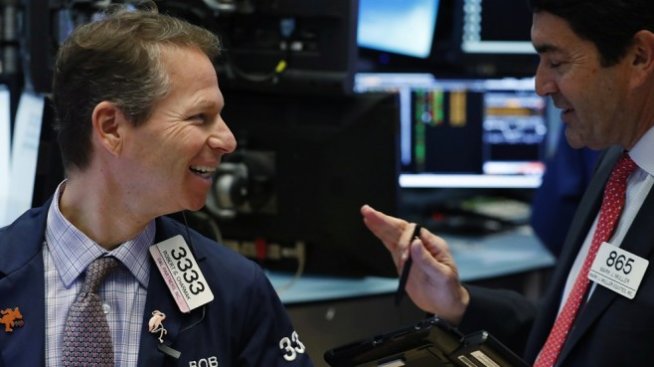 Dow Jones прибави над 100 пункта към стойността си в очакване на новини от Фед