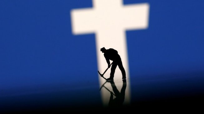 Кризата във Facebook се разраства
