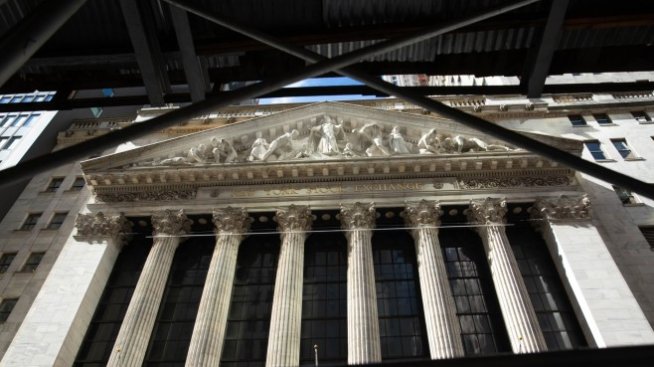 Wall Street започва сесията със спад в очакване на още технологични отчети*