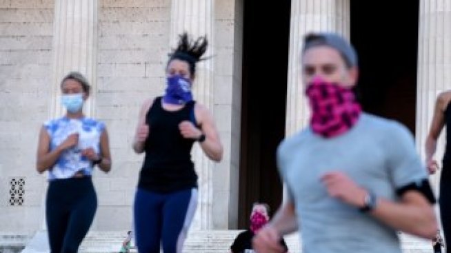 Байдън отмени носенето на маски на открито за ваксинираните американци