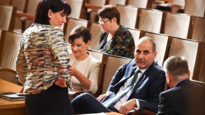 Управляващите оттеглиха промени в закона за местното самоуправление заради ДПС