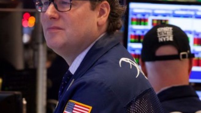 Wall Street се оцвети в червено в очакване на плана на Байдън за стимулитe
