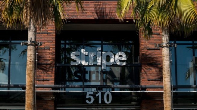 Stripe блокира Тръмп, но допуска трансакции с негови донори