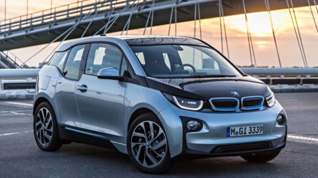 И BMW ще изгражда суперзарядни станции