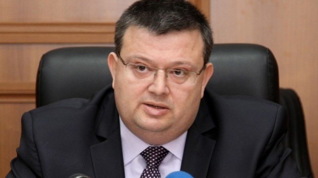 Цацаров поиска от ДАНС информация за банкови сметки и имоти на висши чиновници
