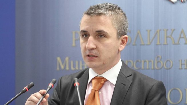 Ал. Николов: Намаляването на въглеродните емисии ще се случи от само себе си