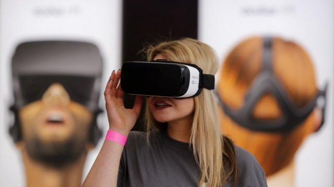 Facebook пуска нови очила за виртуална реалност 