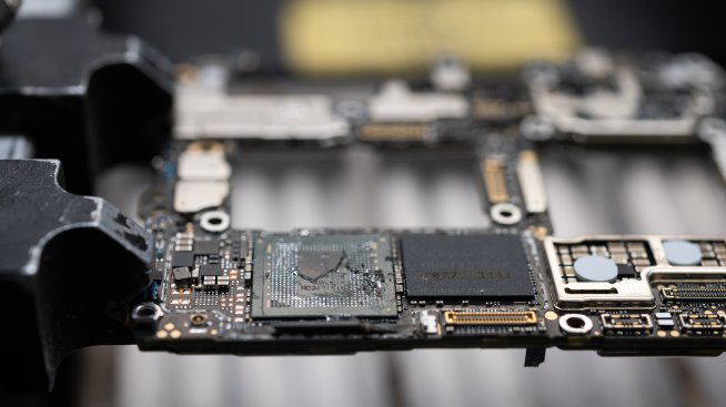 Huawei ще доставя нов AI чип, докато Китай търси алтернативи на продуктите на Nvidia