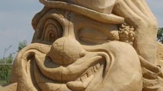 20 пясъчни фигури на тазгодишния Фестивал на скулптурите от пясък в Бургас