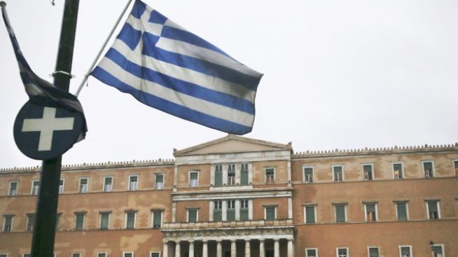 Атина е заплашена от липса на пари за държавните служители в края на март 