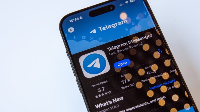 Украйна забрани ползването на Telegram от официални лица
