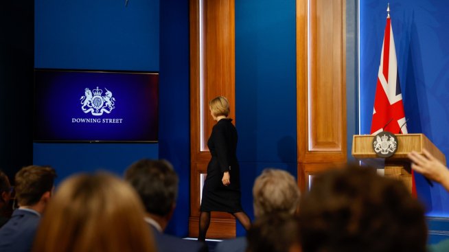 Наследникът на Лиз Тръс ще трябва да пилотира икономика при силна турбуленция