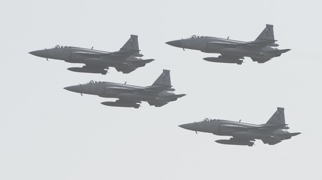 Украйна свали 4 руски бойни самолета, опровергавайки опасенията за руски въздушен контрол