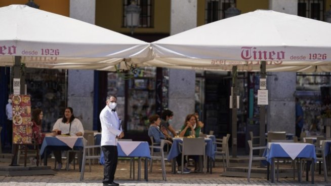 Секторът на услугите спря ръста на бизнес активността в еврозоната