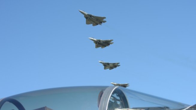 „Сухой“ стартира доставките на изтребителите от пето поколение Су-57