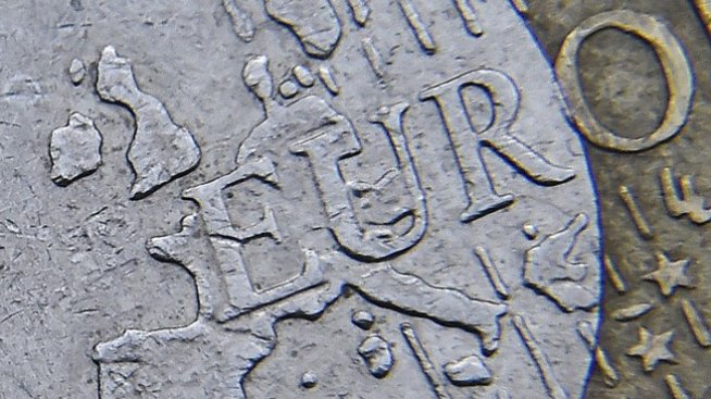 Еврото може да бъде спасено чрез превръщането му в цифров стейбълкойн