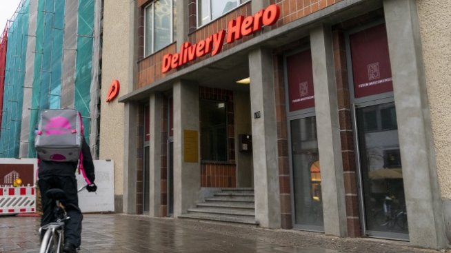 Delivery Hero повишава прогнозата за продажбите след силно тримесечие