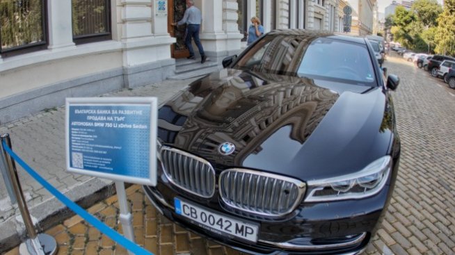 ББР пpoдaвa ползвано от Maвpoдиeв лyĸcoзнo ВМW 750 