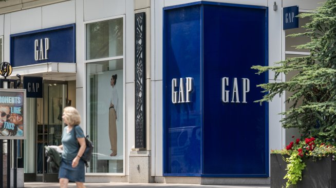 Gap планира да върне служителите си в офисите до есента