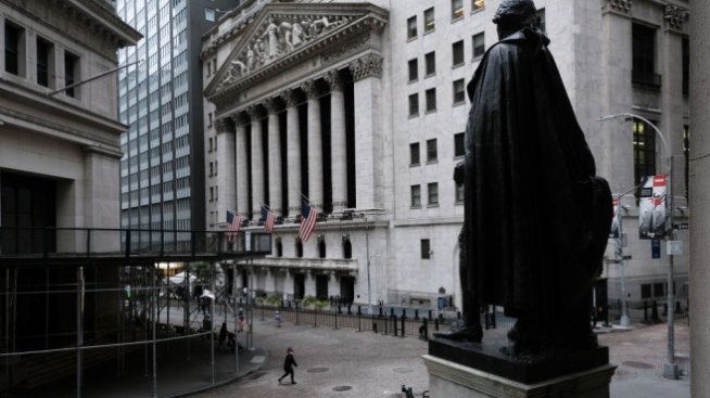 Wall Street посреща хаоса в Капитолия с нов рекорд*
