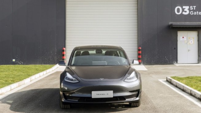 Tesla продължава да владее американския пазар на електромобили 
