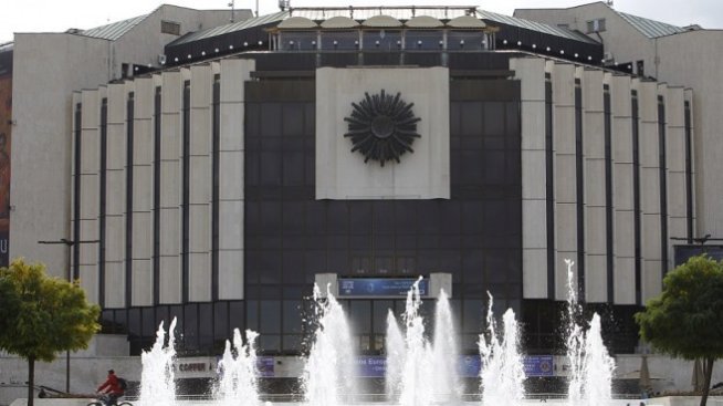 Анкетна комисия ще разследва скандала около парите за ремонта на НДК