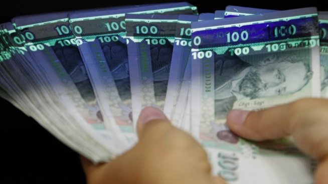 Трябва ли държавата да формира минималната работна заплата*