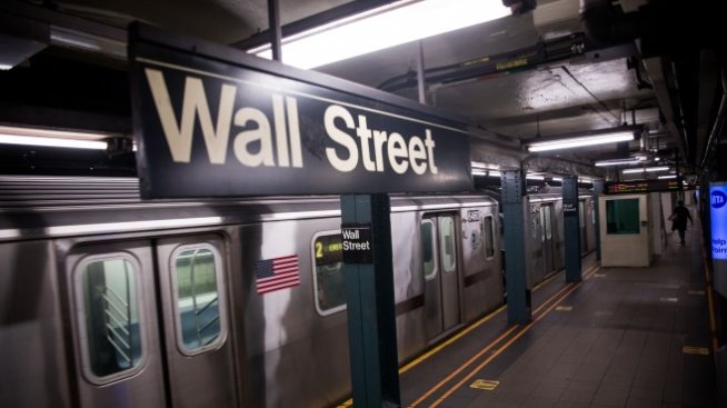 Сделката на САЩ за покупка на коронавирусни ваксини обнадежди Wall Street