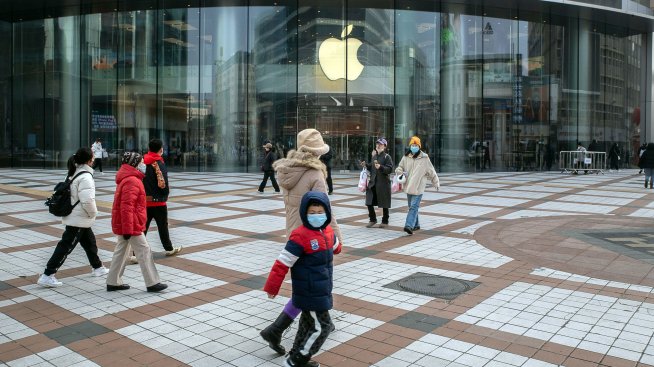 Поддоставчик на Apple увеличава трикратно служителите си в Индия 