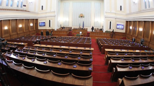 Парламентът не избра управител на НЗОК
