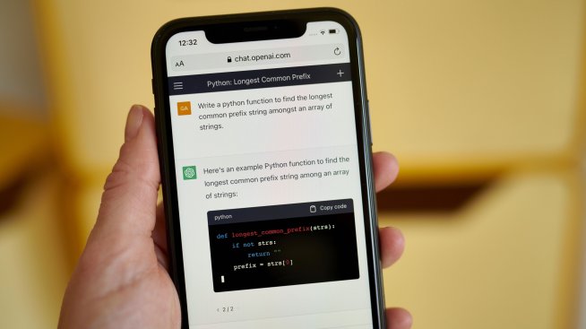 ChatGPT дебютира като приложение за смартфони в iPhone&nbsp;