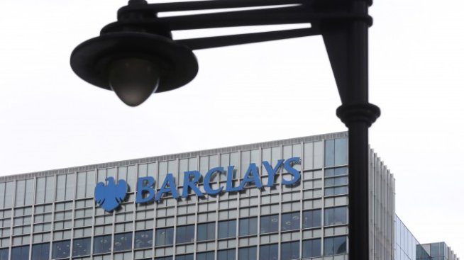 Акциите на Barclays се сринаха с почти 11% след спад на печалбата