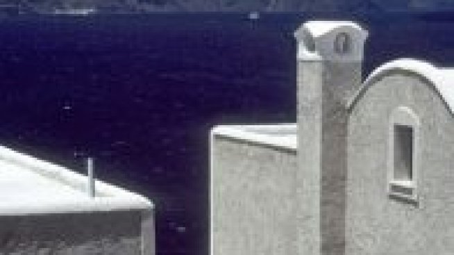 Размириците в Гърция засегнаха и пазара на имоти