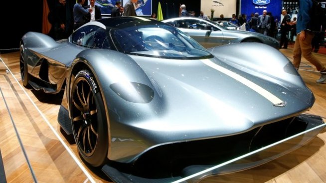 Aston Martin персонализира новата си суперкола чрез 3D сканиране