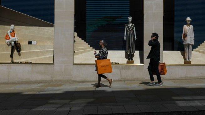 Пандемията „изяде“ приходите на LVMH през второто тримесечие