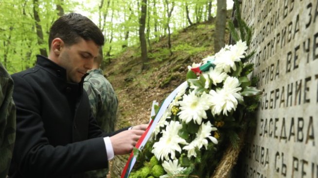 Председателят на НС: Решението за военна помощ за Украйна е трудно
