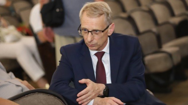 Н. Денков: Децата от началните класове няма да се върнат в училище преди 8 ноември