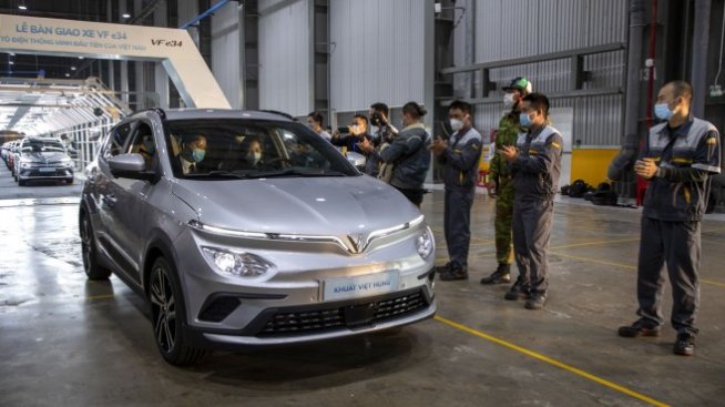 Нов електромобилен играч от Виетнам хвърля ръкавицата на Tesla за пазара в САЩ