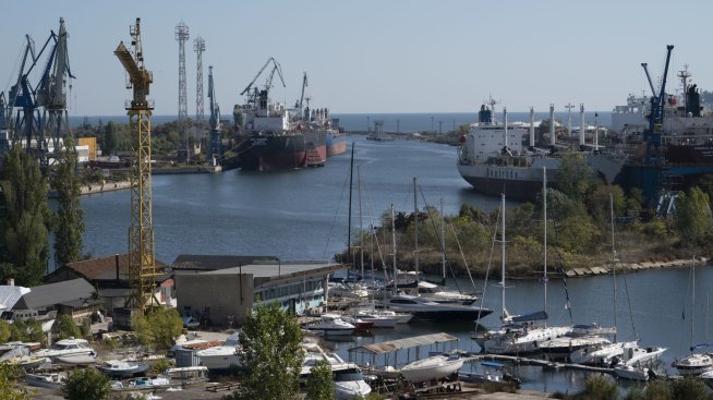 Модерно оборудване ще бори замърсяванията в акваториите на пристанищата