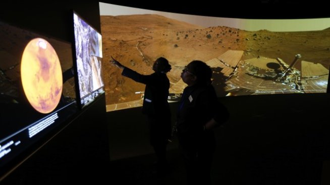 NASA кани частни партньори на лов на астероиди
