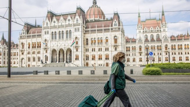 Инфлацията ще принуждава Унгария да продължи със серията лихвени повишения