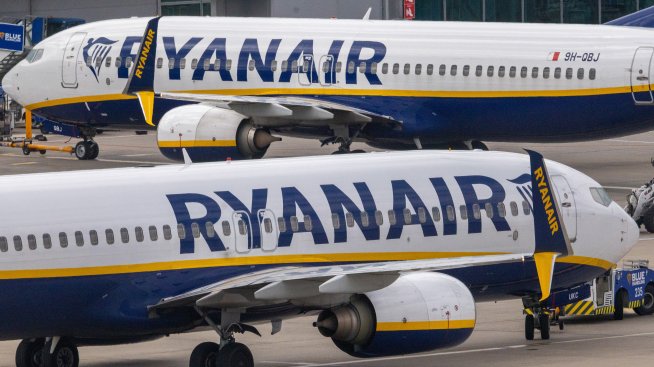 Ryanair повиши прогнозите си за броя пасажери и цените на билетите