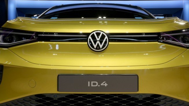 Volkswagen удвои целта за дела на електромобилите от продажбите до 2030 г.