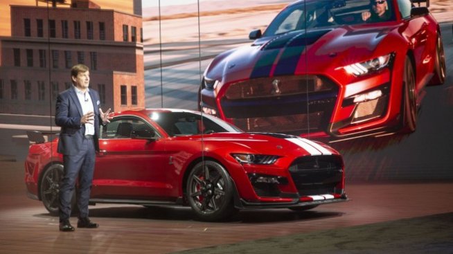 Оптимизмът около новите продукти тласна акциите на Ford до близо 8-месечен връх